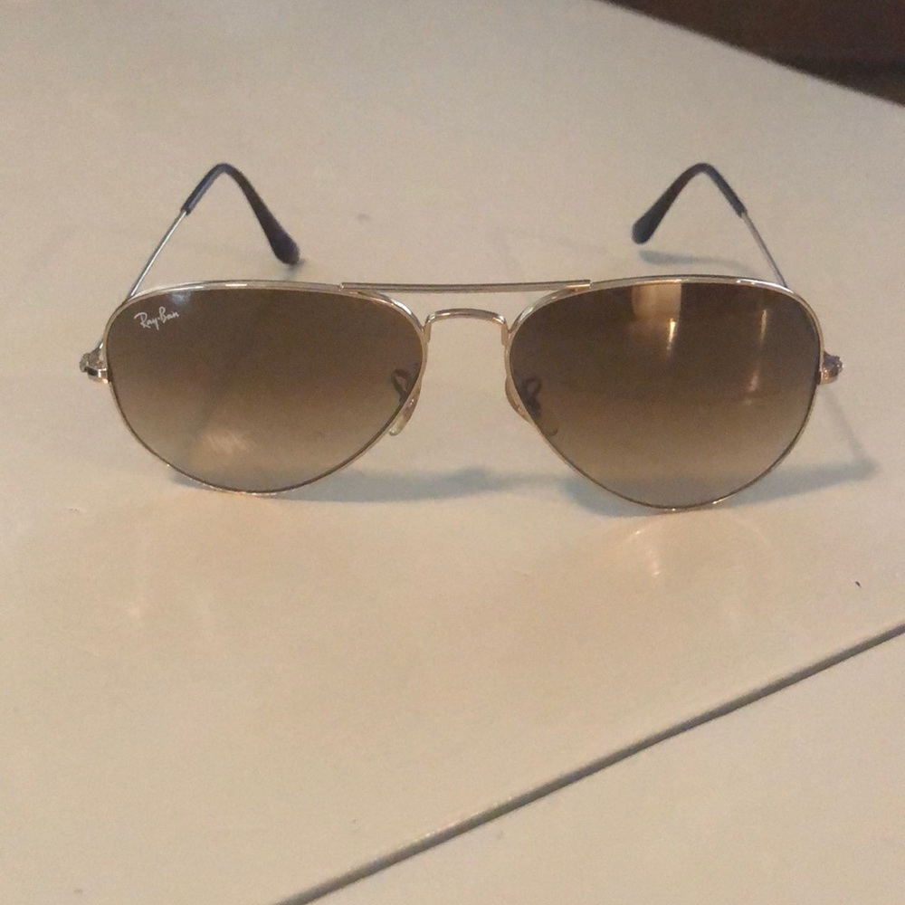 Barely worn aviator Ray Bans